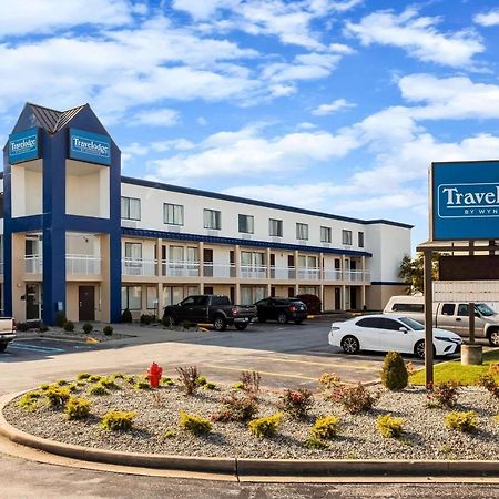 Travelodge By Wyndham Fort Wayne North Екстер'єр фото