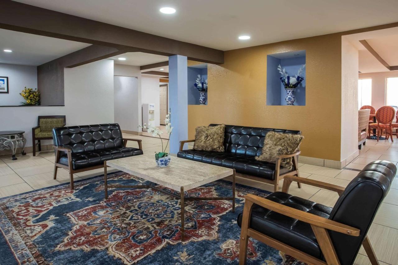 Travelodge By Wyndham Fort Wayne North Екстер'єр фото