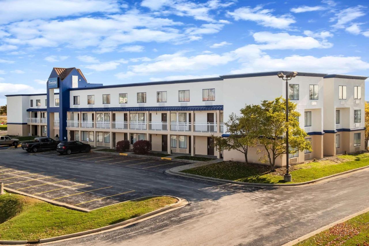 Travelodge By Wyndham Fort Wayne North Екстер'єр фото