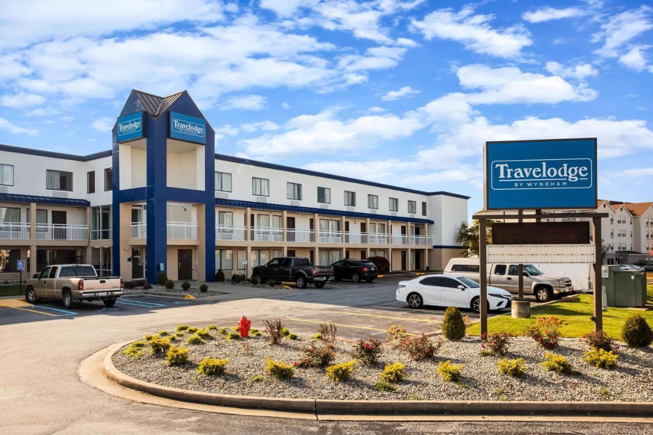 Travelodge By Wyndham Fort Wayne North Екстер'єр фото