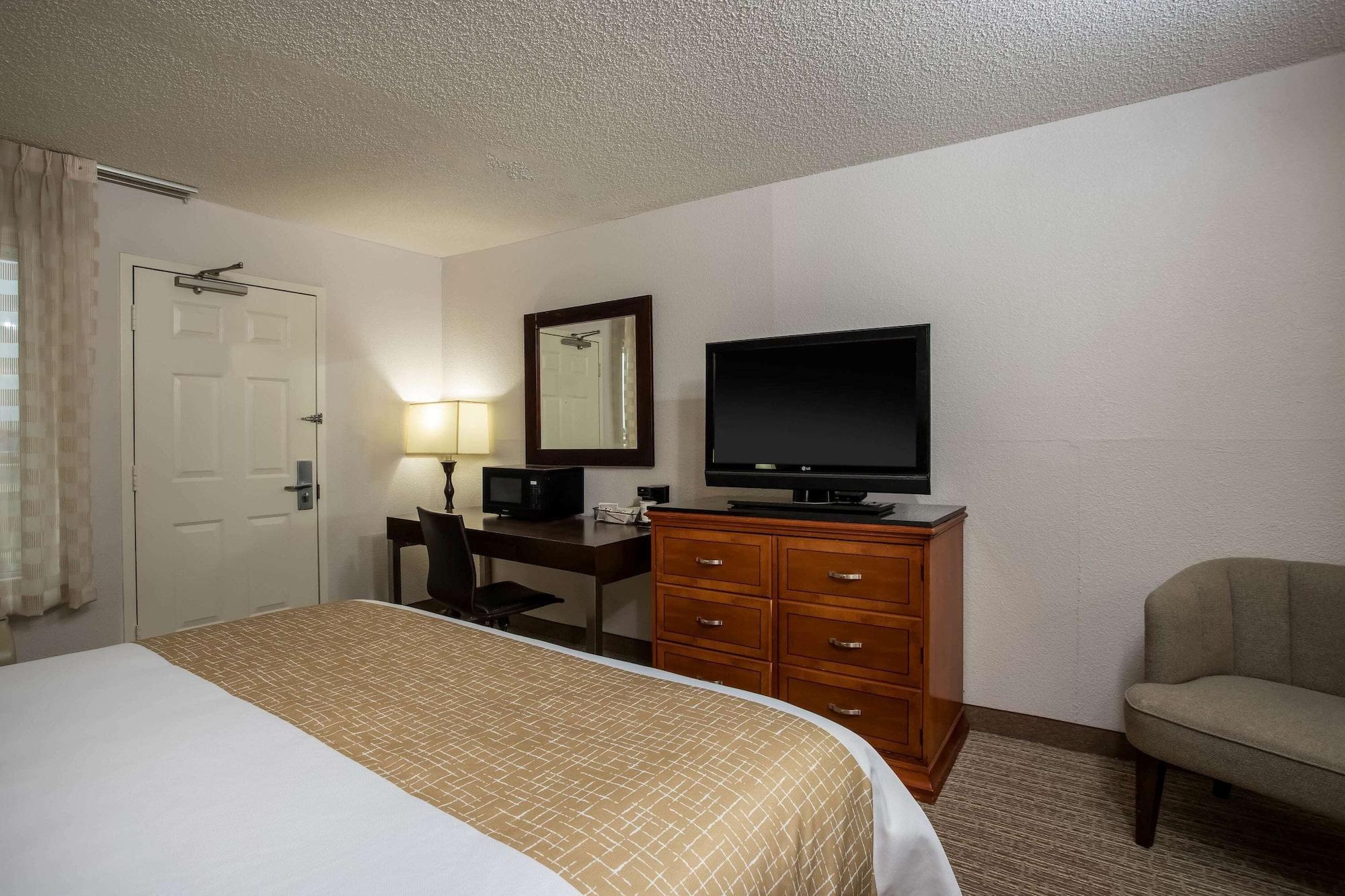 Travelodge By Wyndham Fort Wayne North Екстер'єр фото