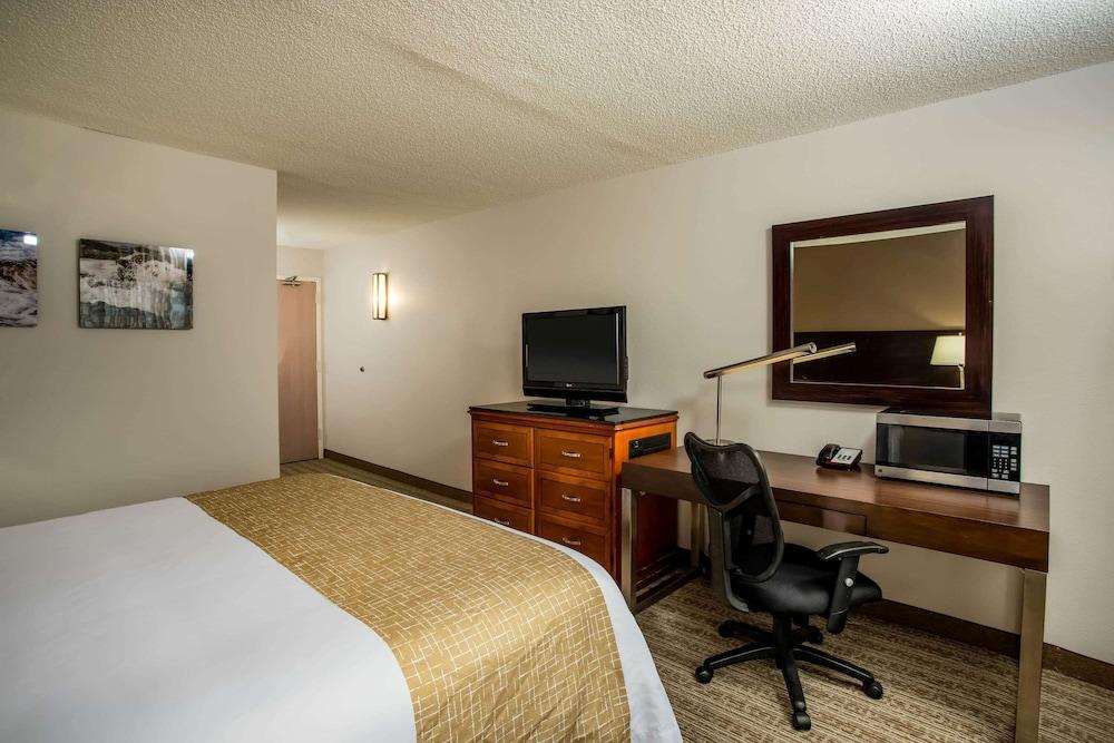 Travelodge By Wyndham Fort Wayne North Екстер'єр фото