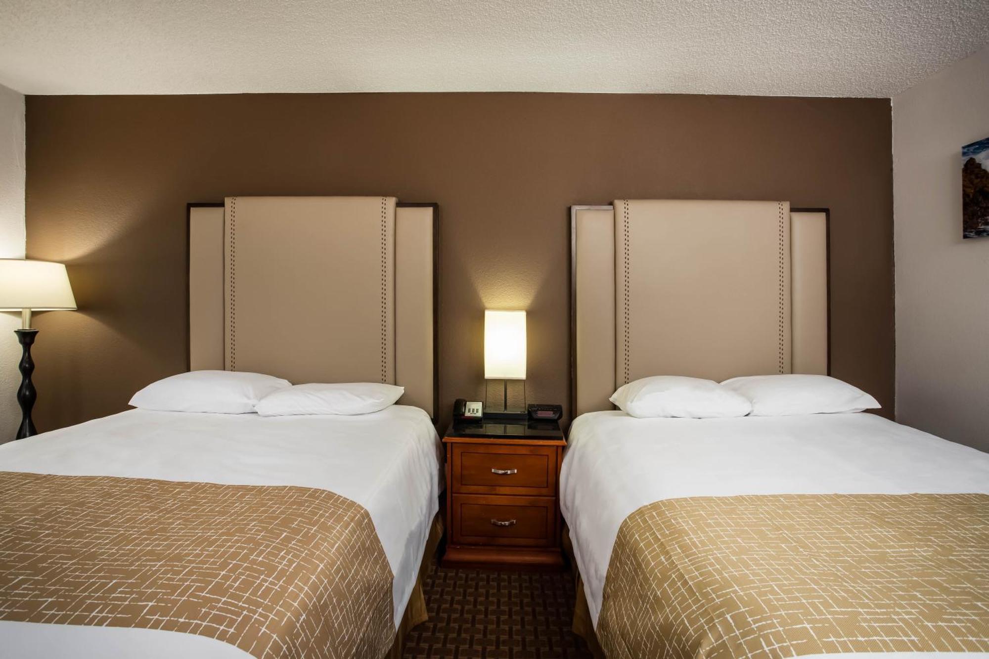 Travelodge By Wyndham Fort Wayne North Екстер'єр фото