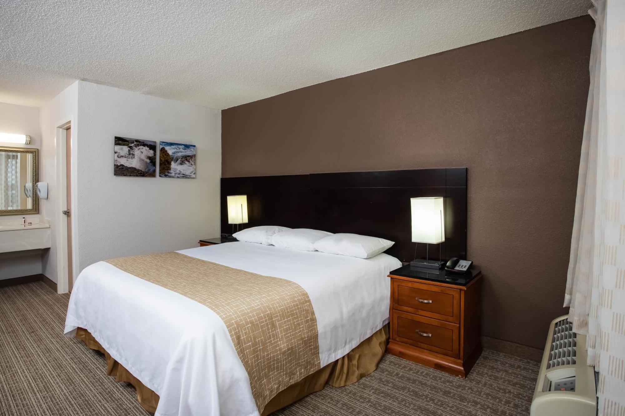Travelodge By Wyndham Fort Wayne North Екстер'єр фото