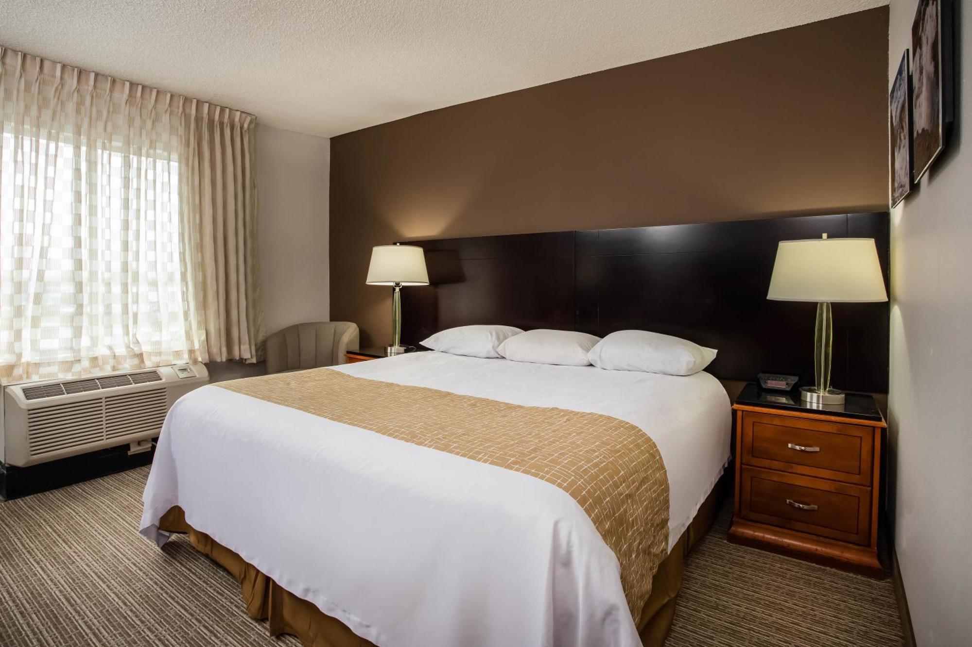 Travelodge By Wyndham Fort Wayne North Екстер'єр фото